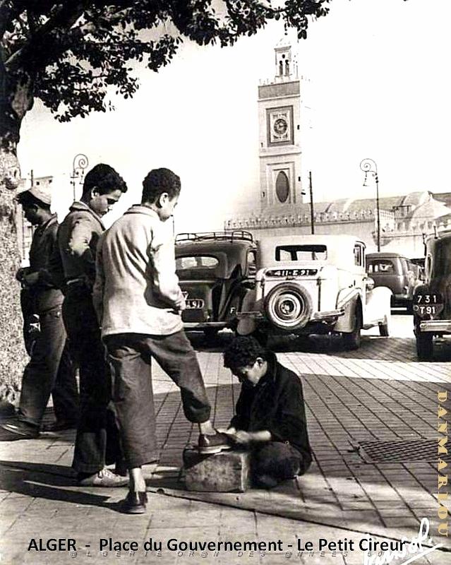 Alger - Place du Gouvernement -  Petit Cireur.jpg